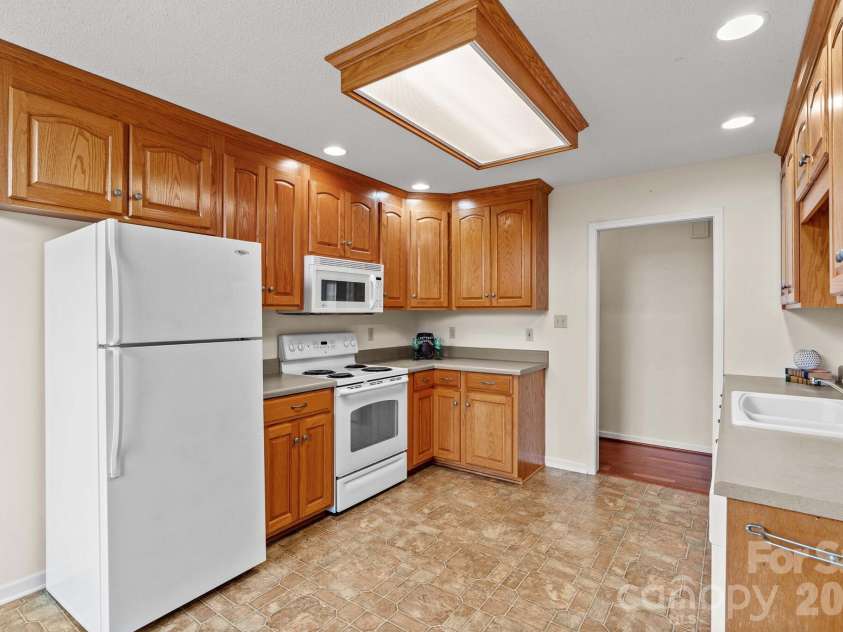 1082 Kingsway Drive, Salisbury, NC 28146.  MLS# CAR4335222, YatesRealty ID 3724. 
