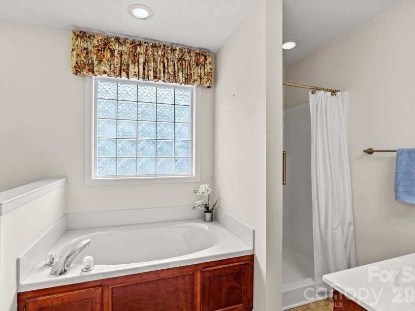 1082 Kingsway Drive, Salisbury, NC 28146.  MLS# CAR4335222, YatesRealty ID 3724. 