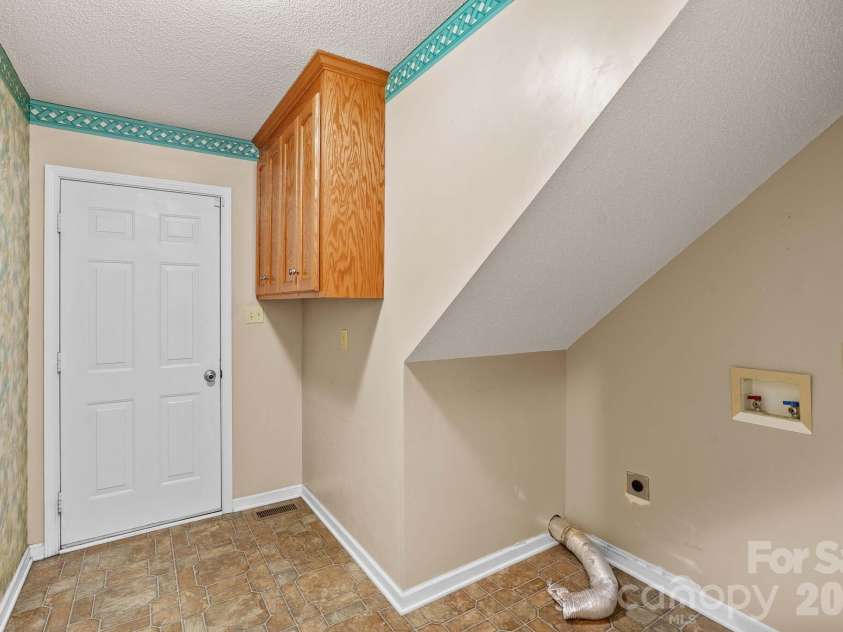 1082 Kingsway Drive, Salisbury, NC 28146.  MLS# CAR4335222, YatesRealty ID 3724. 