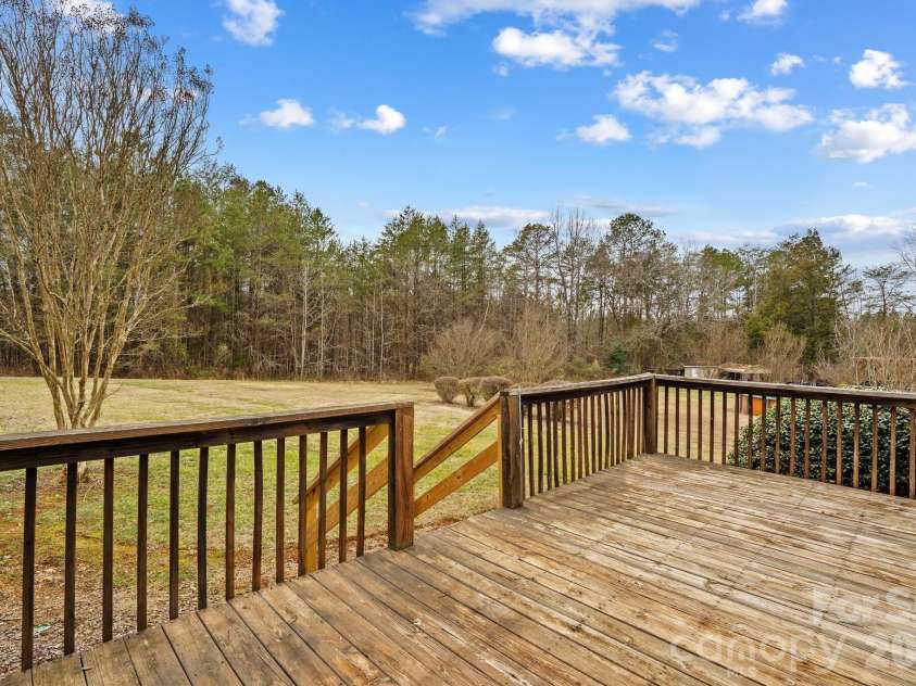 1082 Kingsway Drive, Salisbury, NC 28146.  MLS# CAR4335222, YatesRealty ID 3724. 