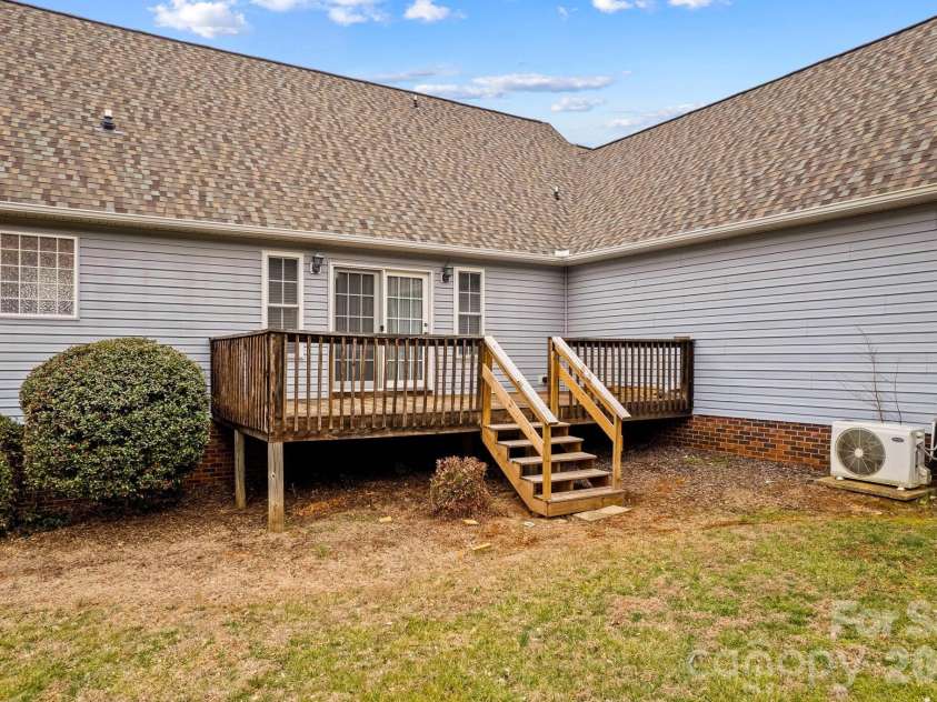 1082 Kingsway Drive, Salisbury, NC 28146.  MLS# CAR4335222, YatesRealty ID 3724. 