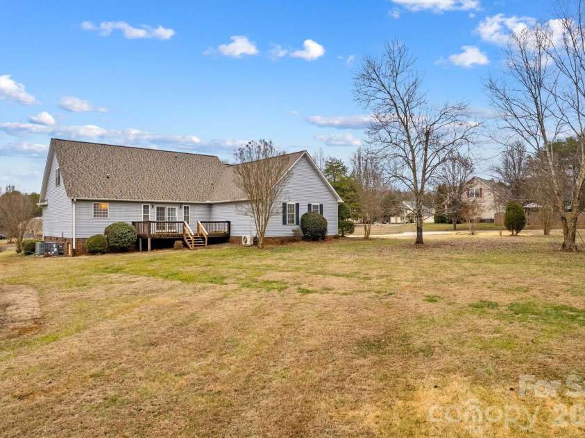 1082 Kingsway Drive, Salisbury, NC 28146.  MLS# CAR4335222, YatesRealty ID 3724. 