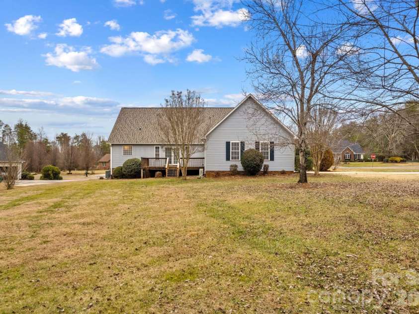 1082 Kingsway Drive, Salisbury, NC 28146.  MLS# CAR4335222, YatesRealty ID 3724. 