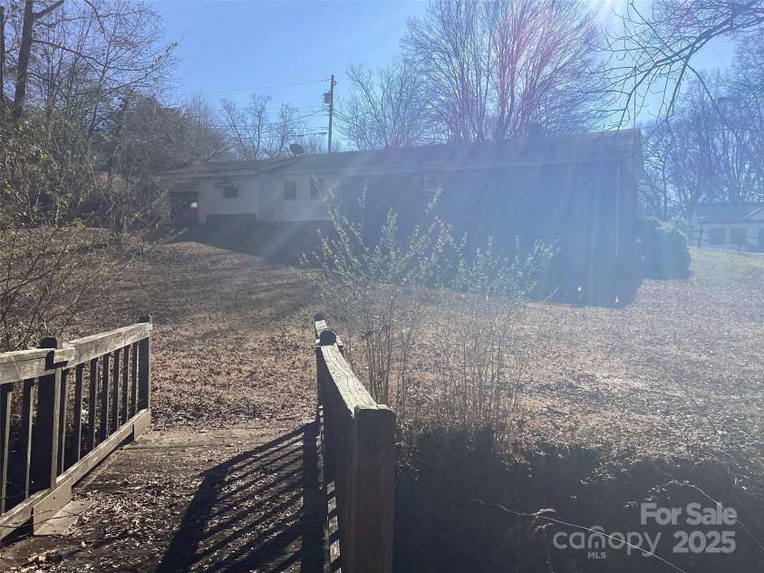 314 Little Street, Lincolnton, NC 28092.  MLS# CAR4222660, YatesRealty ID 3724. 