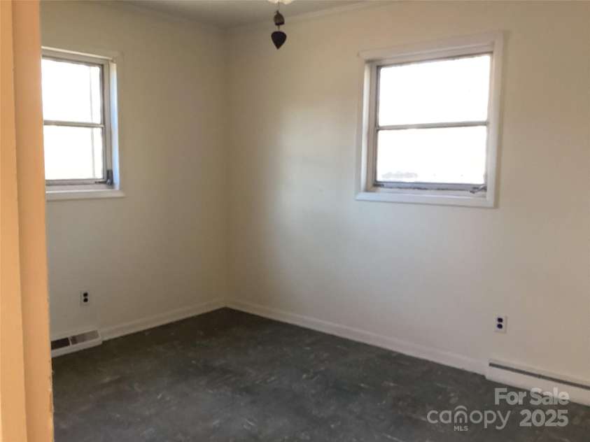314 Little Street, Lincolnton, NC 28092.  MLS# CAR4222660, YatesRealty ID 3724. 