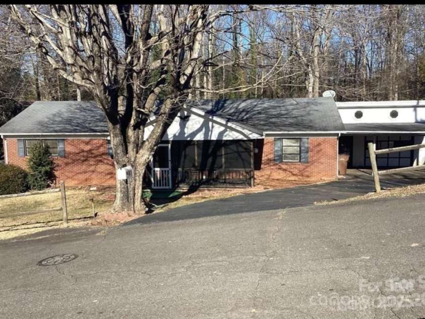 314 Little Street, Lincolnton, NC 28092.  MLS# CAR4222660, YatesRealty ID 3724. 