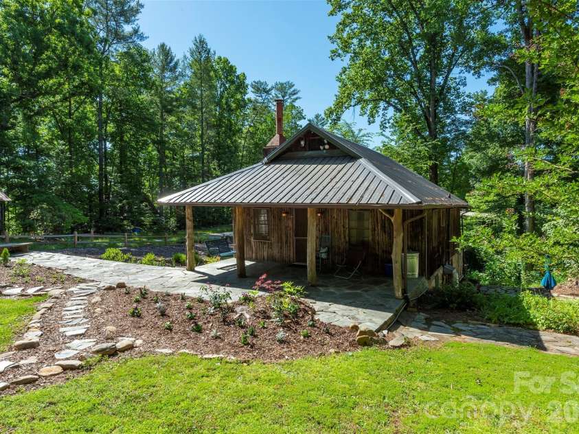 1760 & 1768 Linville Avenue, Morganton, NC 28655.  MLS# CAR4397908, YatesRealty ID 37240. 