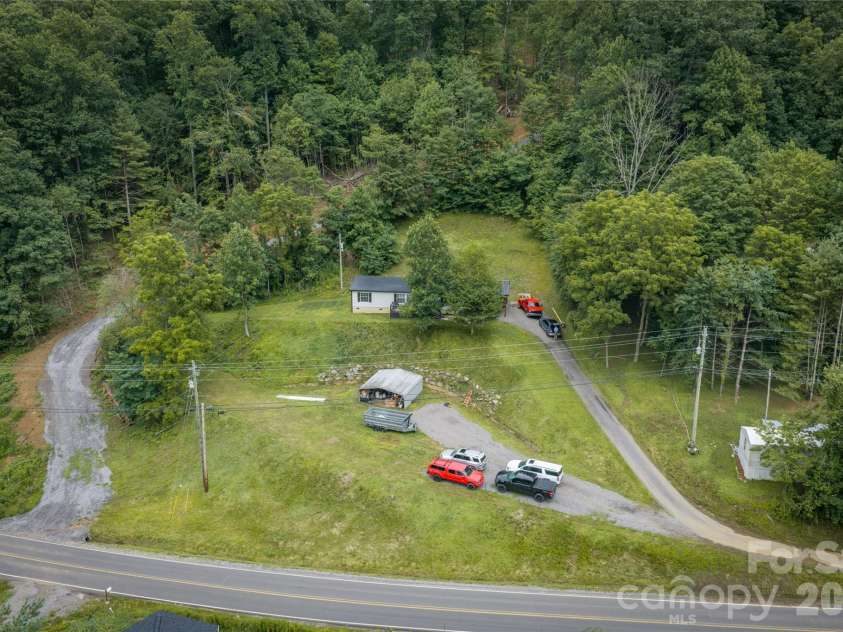 7 Wid Smith Road, Burnsville, NC 28714.  MLS# CAR4402087, YatesRealty ID 37241. 