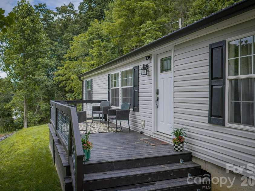 7 Wid Smith Road, Burnsville, NC 28714.  MLS# CAR4402087, YatesRealty ID 37241. 