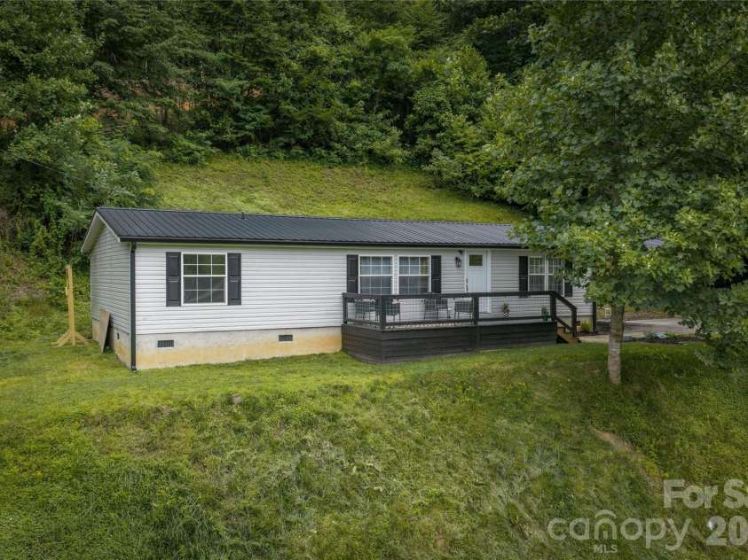 7 Wid Smith Road, Burnsville, NC 28714.  MLS# CAR4402087, YatesRealty ID 37241. Exterior