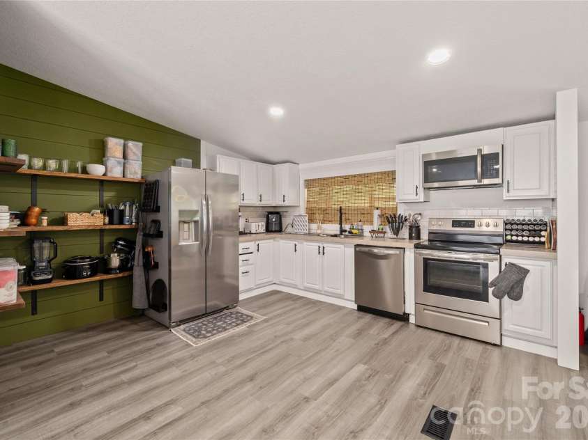 7 Wid Smith Road, Burnsville, NC 28714.  MLS# CAR4402087, YatesRealty ID 37241. Kitchen & Pantry