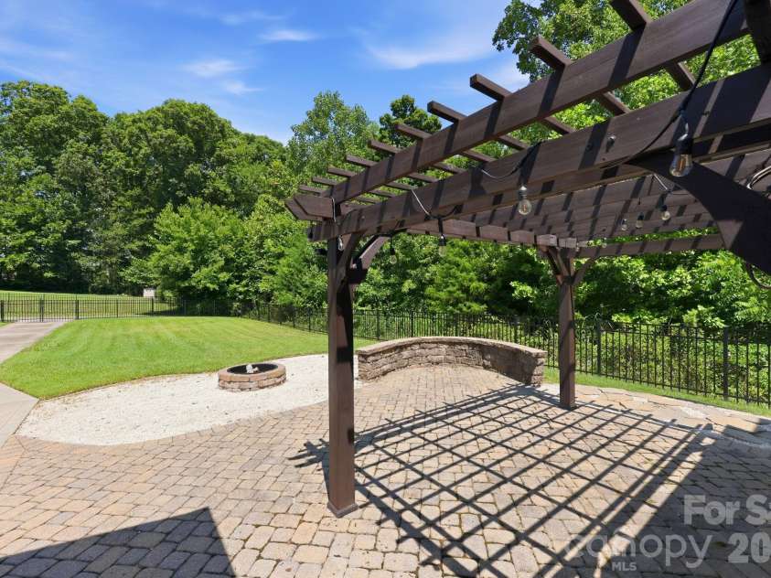 17026 Hugh Torance Parkway, Huntersville, NC 28078.  MLS# CAR4403398, YatesRealty ID 37242. 
