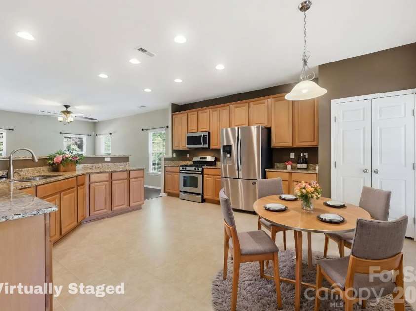 17026 Hugh Torance Parkway, Huntersville, NC 28078.  MLS# CAR4403398, YatesRealty ID 37242. Kitchen