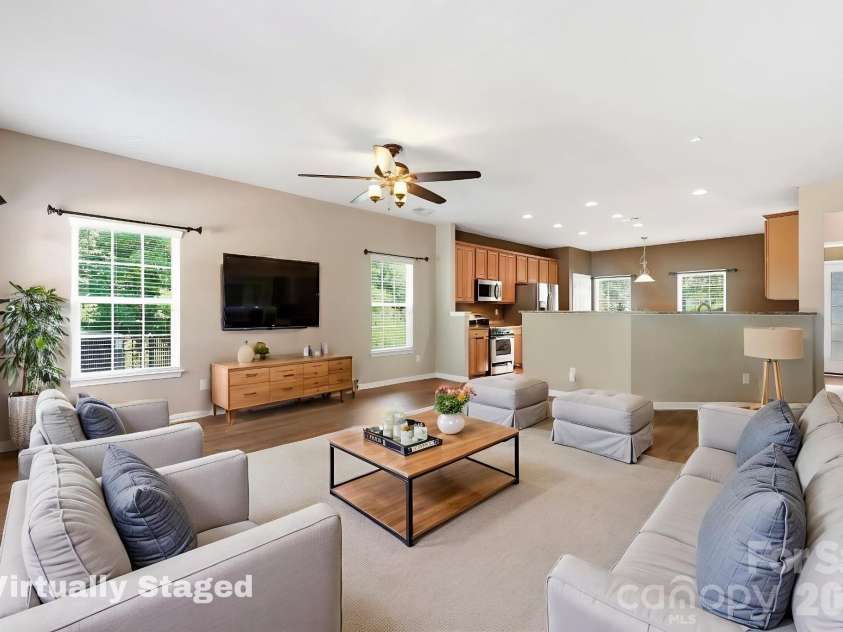17026 Hugh Torance Parkway, Huntersville, NC 28078.  MLS# CAR4403398, YatesRealty ID 37242. Living Room