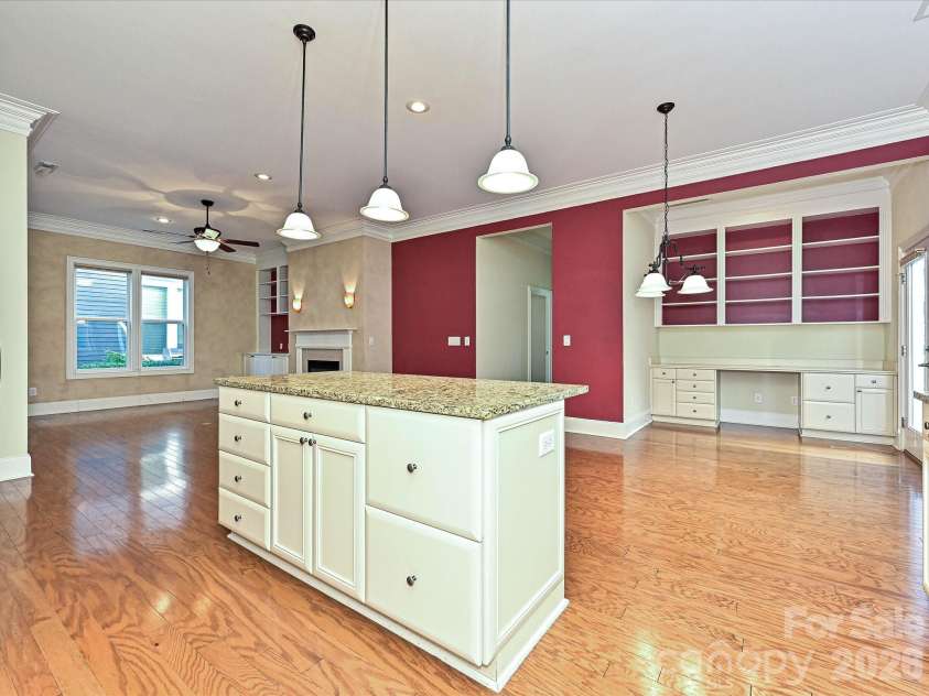 21816 Chapel Way, Cornelius, NC 28031.  MLS# CAR4400108, YatesRealty ID 37244. 