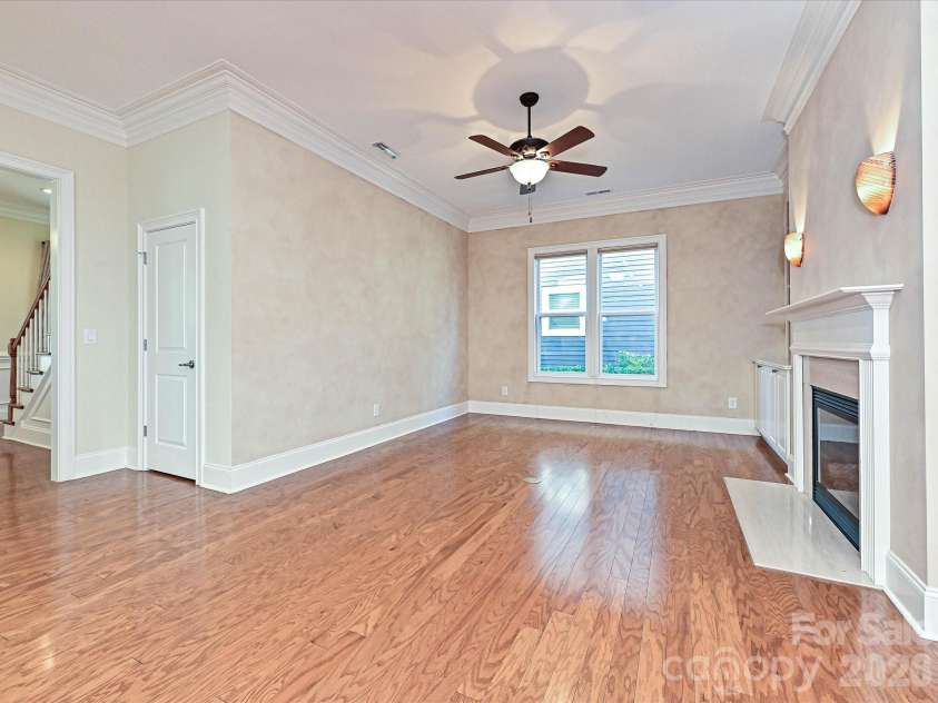 21816 Chapel Way, Cornelius, NC 28031.  MLS# CAR4400108, YatesRealty ID 37244. Spacious Great Room