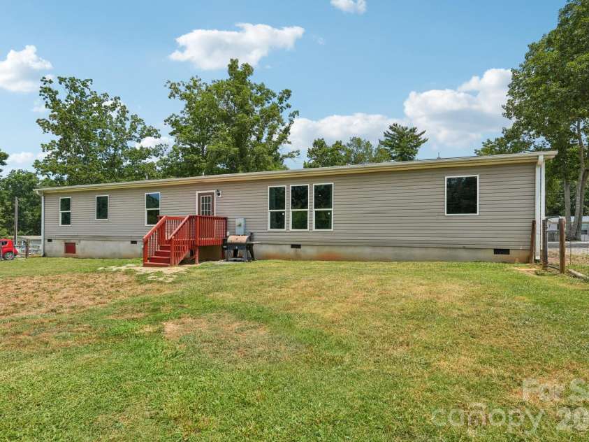 3443 Meldonna Drive, Maiden, NC 28650.  MLS# CAR4397018, YatesRealty ID 37245. 