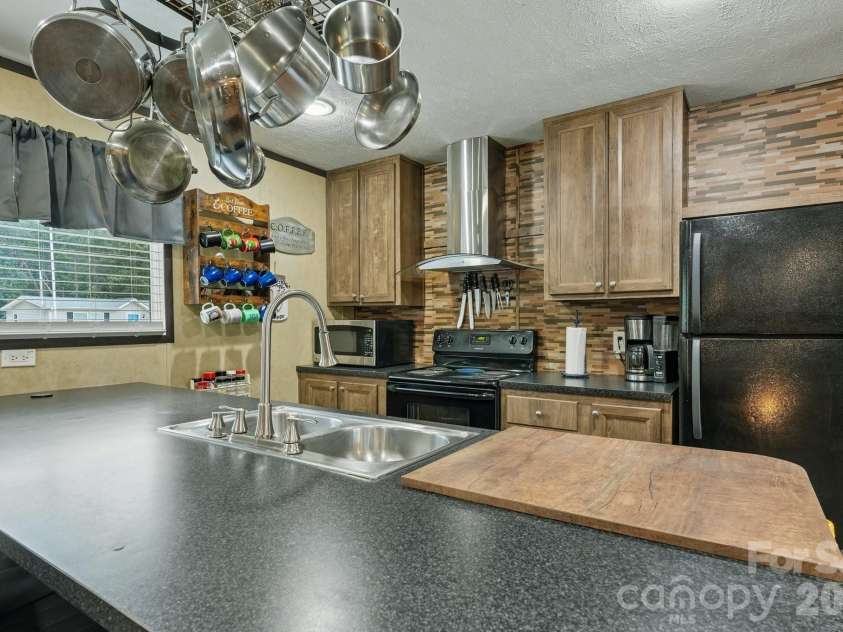 3443 Meldonna Drive, Maiden, NC 28650.  MLS# CAR4397018, YatesRealty ID 37245. 