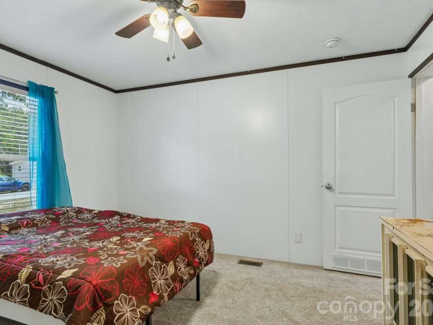3443 Meldonna Drive, Maiden, NC 28650.  MLS# CAR4397018, YatesRealty ID 37245. 