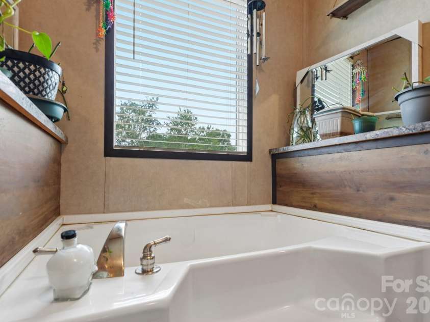 3443 Meldonna Drive, Maiden, NC 28650.  MLS# CAR4397018, YatesRealty ID 37245. 