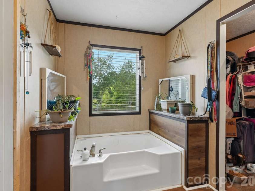 3443 Meldonna Drive, Maiden, NC 28650.  MLS# CAR4397018, YatesRealty ID 37245. 