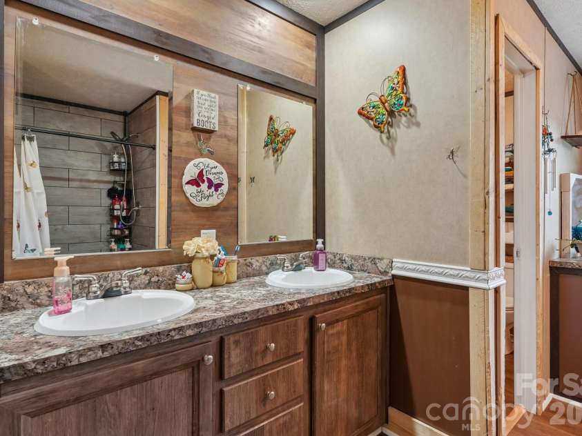 3443 Meldonna Drive, Maiden, NC 28650.  MLS# CAR4397018, YatesRealty ID 37245. 