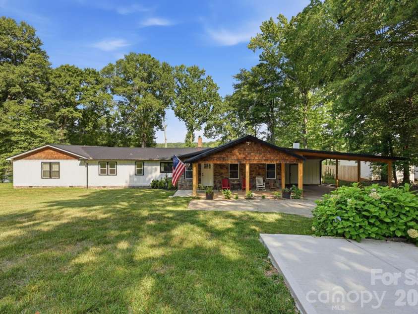 1367 Roundstone Road, Sherrills Ford, NC 28673.  MLS# CAR4401103, YatesRealty ID 37246. 