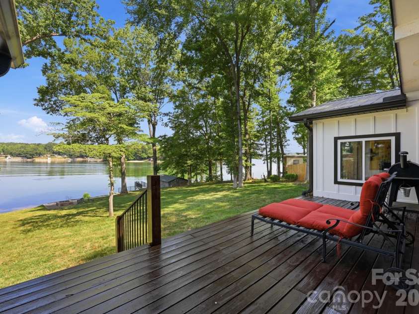1367 Roundstone Road, Sherrills Ford, NC 28673.  MLS# CAR4401103, YatesRealty ID 37246. 