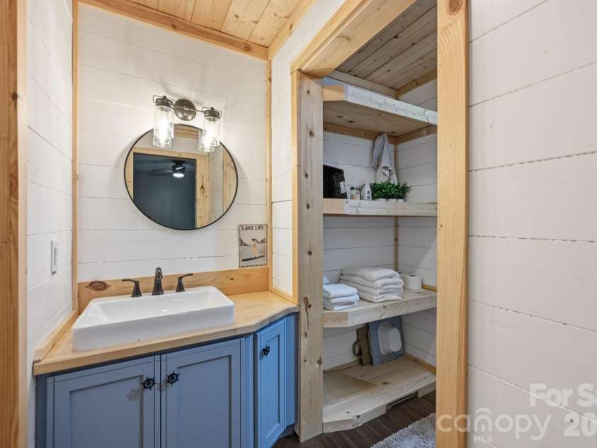 1367 Roundstone Road, Sherrills Ford, NC 28673.  MLS# CAR4401103, YatesRealty ID 37246. Bathroom