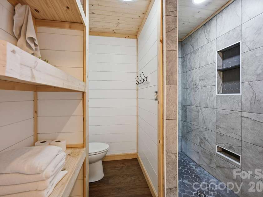 1367 Roundstone Road, Sherrills Ford, NC 28673.  MLS# CAR4401103, YatesRealty ID 37246. Bathroom