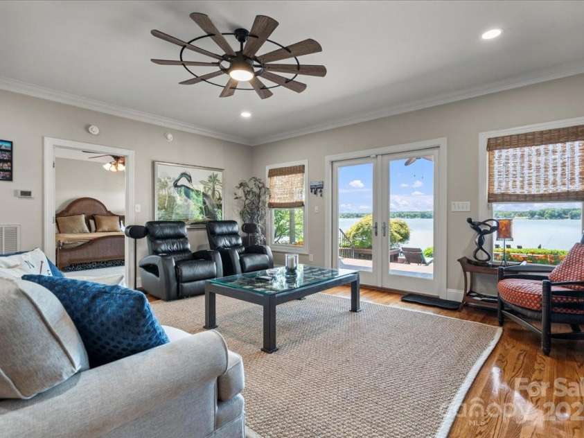 2429 Singleton Point, Liberty Hill, SC 29074.  MLS# CAR4297932, YatesRealty ID 3725. 