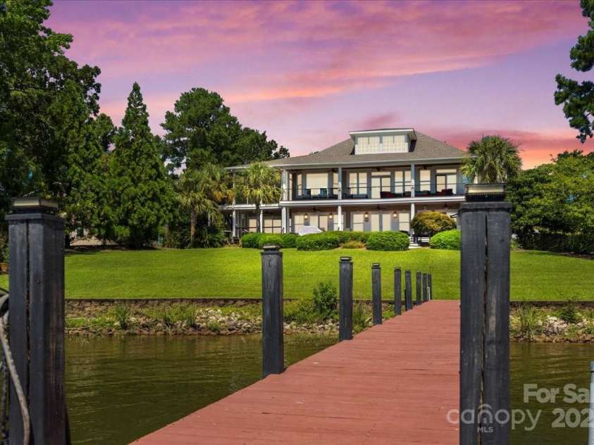 2429 Singleton Point, Liberty Hill, SC 29074.  MLS# CAR4297932, YatesRealty ID 3725. 