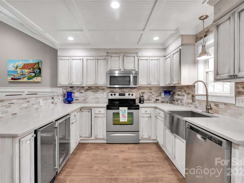 105 37th Street, Oak Island, NC 28465.  MLS# CAR4306548, YatesRealty ID 37250. Kitchen