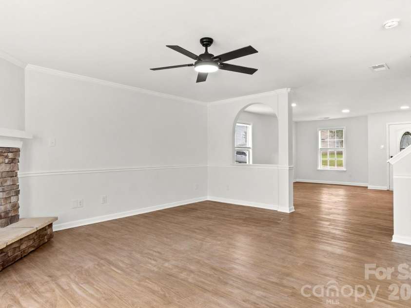 426 Brookhollow Drive, York, SC 29745.  MLS# CAR4391037, YatesRealty ID 37250. 