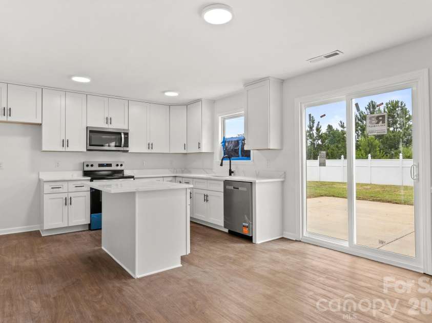 426 Brookhollow Drive, York, SC 29745.  MLS# CAR4391037, YatesRealty ID 37250. 