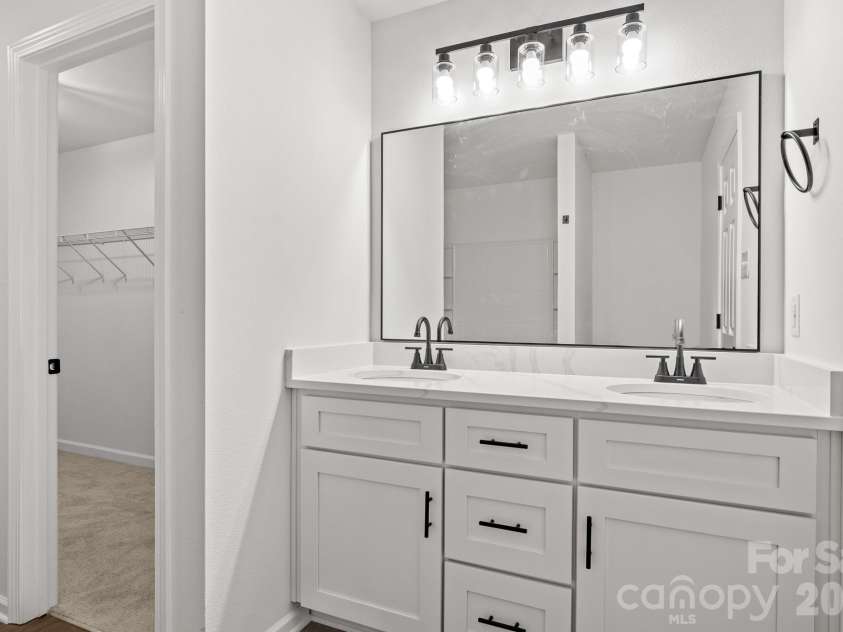 426 Brookhollow Drive, York, SC 29745.  MLS# CAR4391037, YatesRealty ID 37250. 