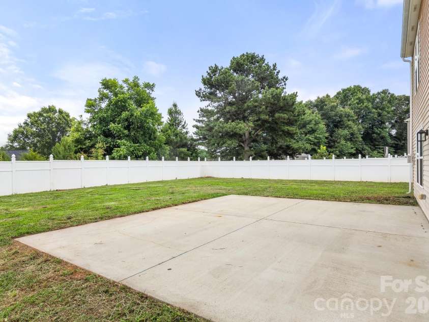 426 Brookhollow Drive, York, SC 29745.  MLS# CAR4391037, YatesRealty ID 37250. 
