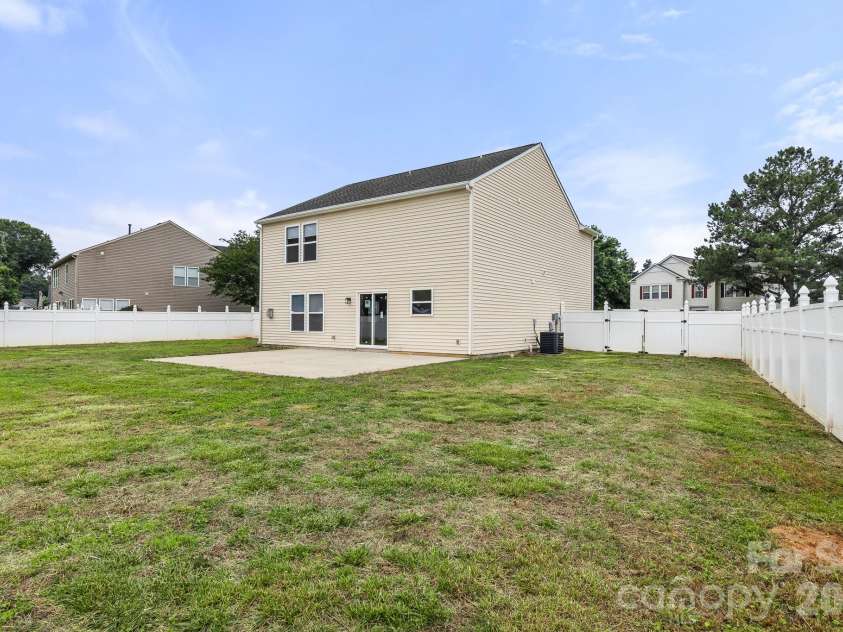 426 Brookhollow Drive, York, SC 29745.  MLS# CAR4391037, YatesRealty ID 37250. 