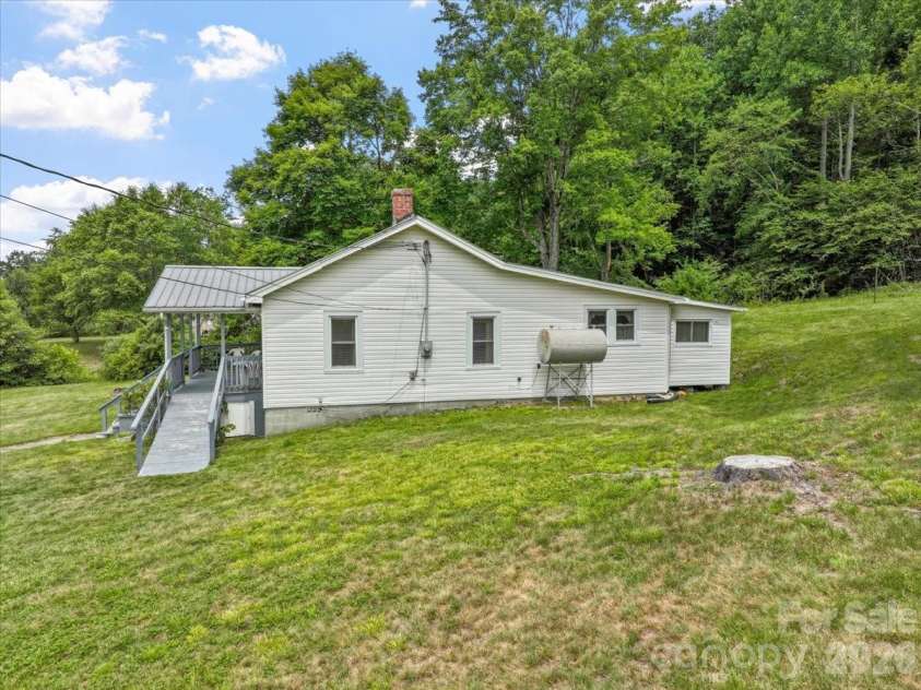 659 Newdale Church Road, Burnsville, NC 28714.  MLS# CAR4420284, YatesRealty ID 37251. 
