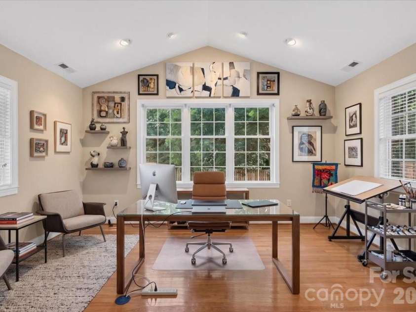 4124 Bridgewood Lane, Charlotte, NC 28226.  MLS# CAR4399322, YatesRealty ID 37252. 