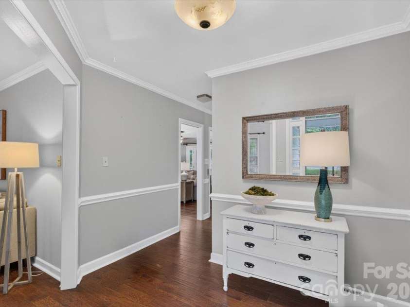 4124 Bridgewood Lane, Charlotte, NC 28226.  MLS# CAR4429421, YatesRealty ID 37252. 