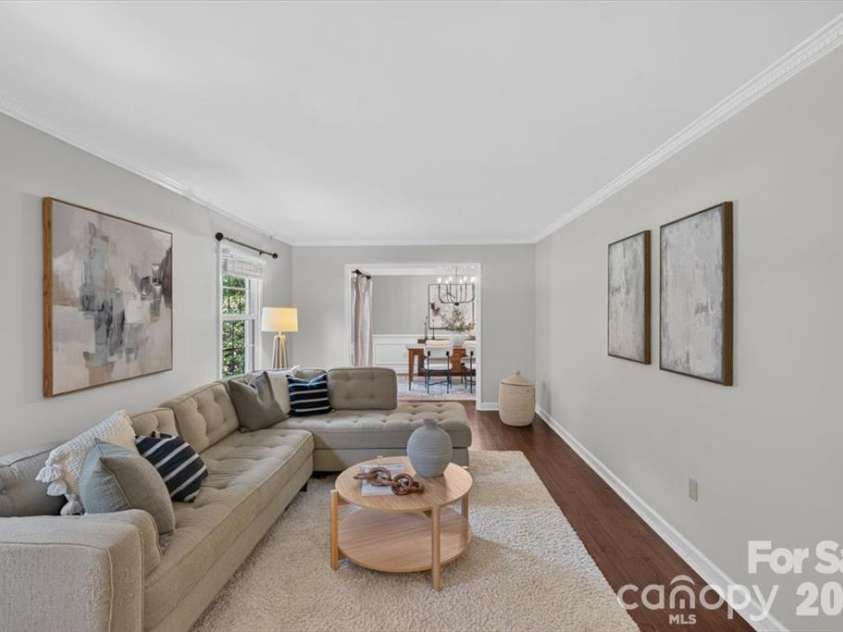 4124 Bridgewood Lane, Charlotte, NC 28226.  MLS# CAR4429421, YatesRealty ID 37252. 