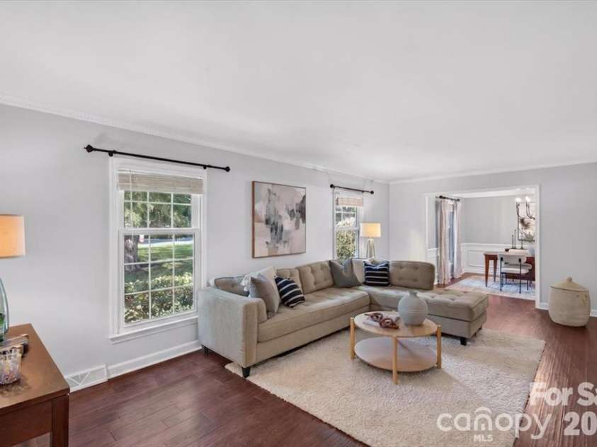 4124 Bridgewood Lane, Charlotte, NC 28226.  MLS# CAR4429421, YatesRealty ID 37252. 