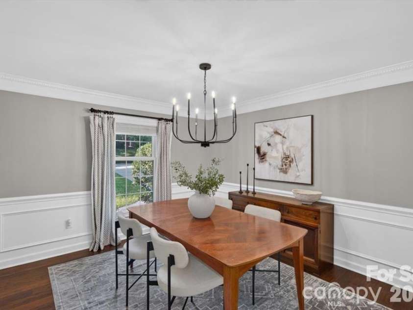 4124 Bridgewood Lane, Charlotte, NC 28226.  MLS# CAR4429421, YatesRealty ID 37252. 