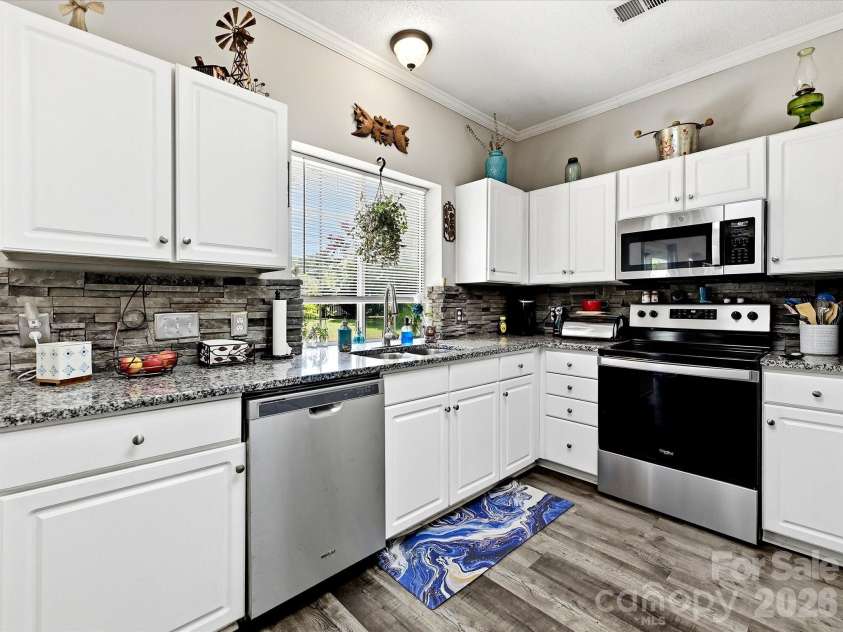 100 Aylesbury Lane, Indian Trail, NC 28079.  MLS# CAR4404850, YatesRealty ID 37253. 