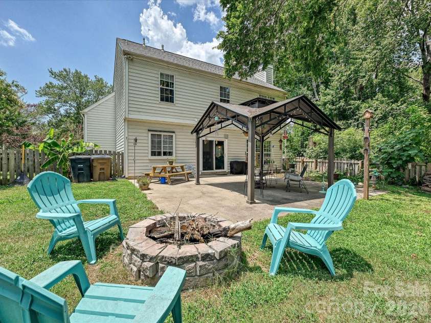 100 Aylesbury Lane, Indian Trail, NC 28079.  MLS# CAR4404850, YatesRealty ID 37253. 