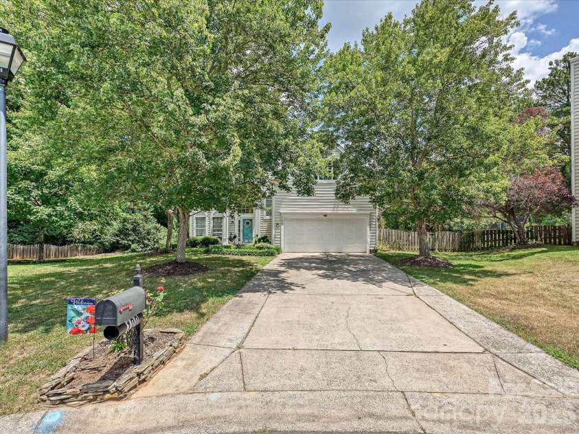 100 Aylesbury Lane, Indian Trail, NC 28079.  MLS# CAR4404850, YatesRealty ID 37253. 