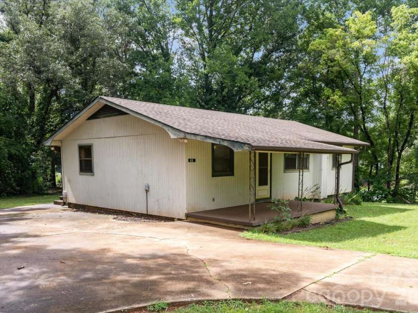 43 Open Valley Road, Marion, NC 28752.  MLS# CAR4404058, YatesRealty ID 37256. 