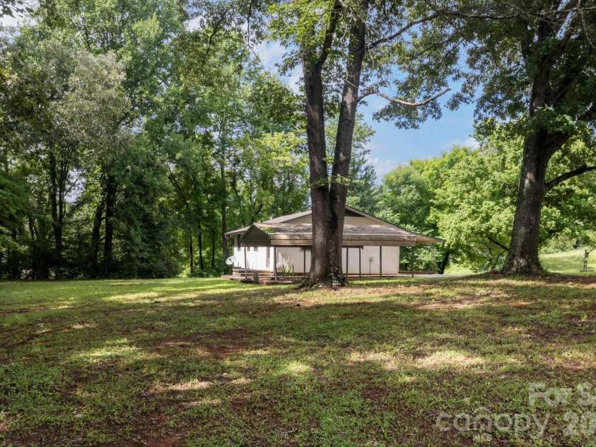 43 Open Valley Road, Marion, NC 28752.  MLS# CAR4404058, YatesRealty ID 37256. 