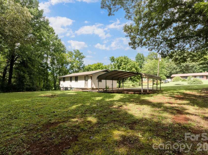 43 Open Valley Road, Marion, NC 28752.  MLS# CAR4404058, YatesRealty ID 37256. 